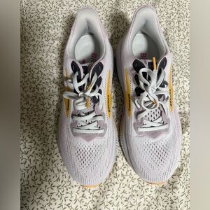 Brooks Women's Light Purple and Gold Athletic Shoes